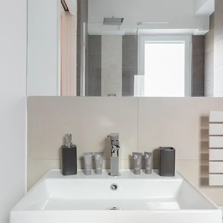 Amoretti Apartment, 6 Persone, 3 Camere, 2 Bagni, Balcone, Wi-fi, Metro B Monti Tiburtini 公寓 *