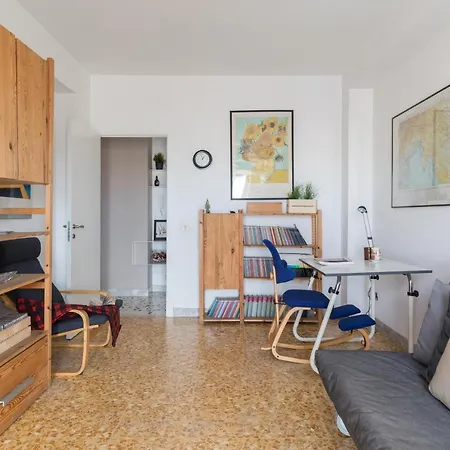 Amoretti Apartment, 6 Persone, 3 Camere, 2 Bagni, Balcone, Wi-fi, Metro B Monti Tiburtini * Rome