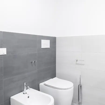 Amoretti Apartment, 6 Persone, 3 Camere, 2 Bagni, Balcone, Wi-fi, Metro B Monti Tiburtini Appartement *