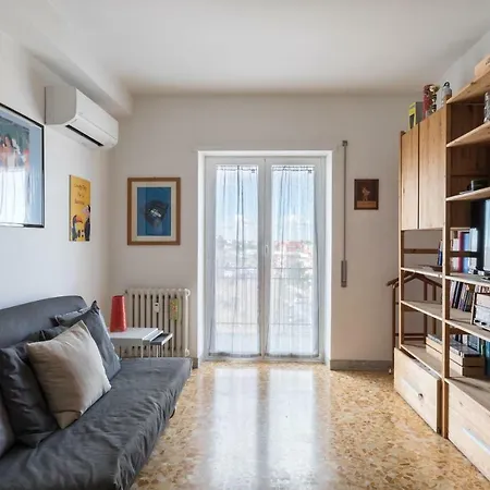 Amoretti Apartment, 6 Persone, 3 Camere, 2 Bagni, Balcone, Wi-fi, Metro B Monti Tiburtini Appartement
